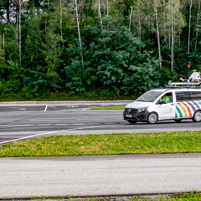 Forschungsfahrzeug Digitrans Teststrecke Digitaler Zwilling